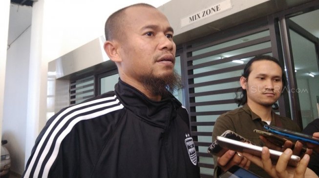 Mantan kapten tim Persib Bandung, Supardi Nasir. [Ht-mobile.co.id/Aminuddin]