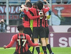 Sikat Verona 3-1, Milan Gusur Inter Dari Puncak Serie A