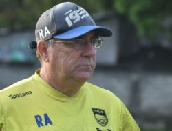 Lolos ke Perempatfinal, Robert Alberts Ungkap Dua Target Persib di Piala Presiden 2022