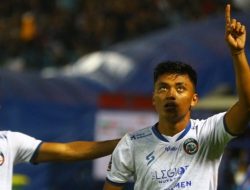 Gol Tunggal Irsyad Maulana Bawa Arema FC Bungkam Persik di Kanjuruhan