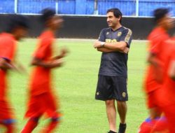 Arema FC vs Rans Nusantara FC, Eduardo Almeida: Tak Ada Persiapan Khusus